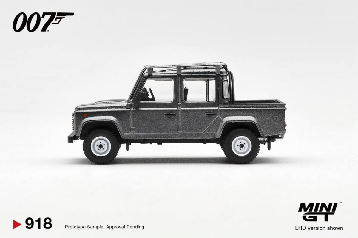 2026 Land Rover Defender 110 Crew Cab “Skyfall” Grey: Image 3