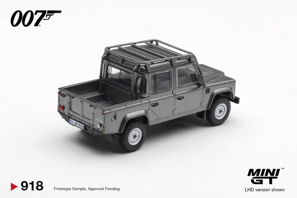 2026 Land Rover Defender 110 Crew Cab “Skyfall” Grey: Image 4