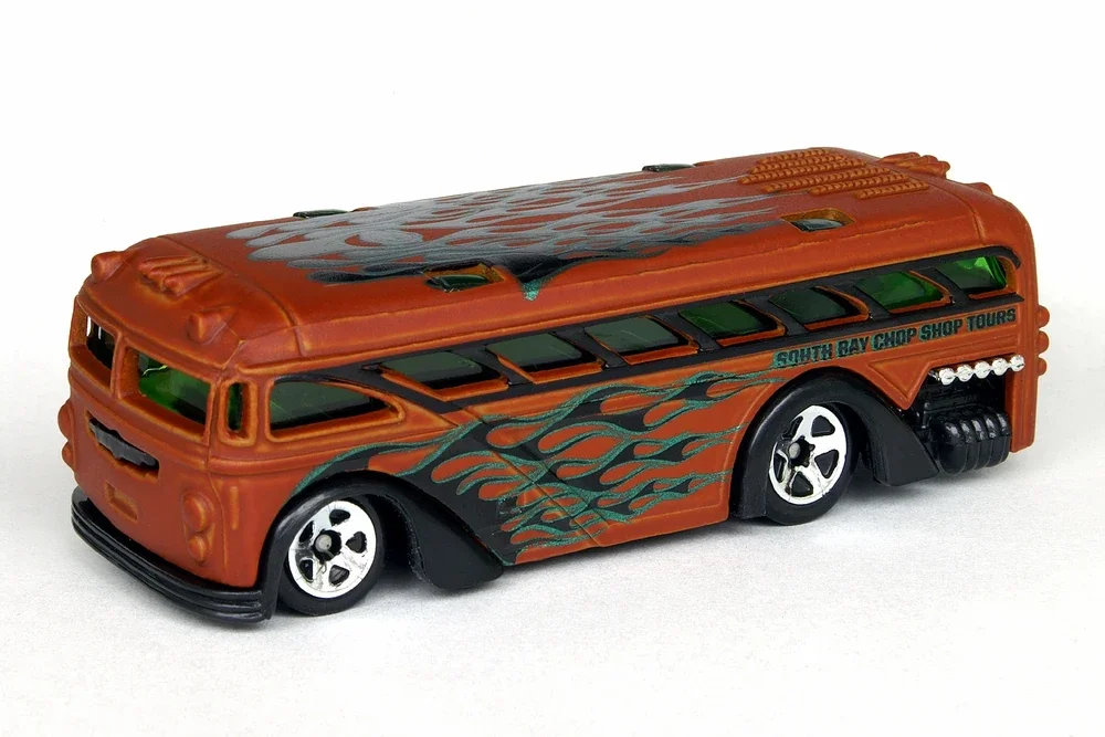 2009 Surfin' School Bus Orange: Image 2