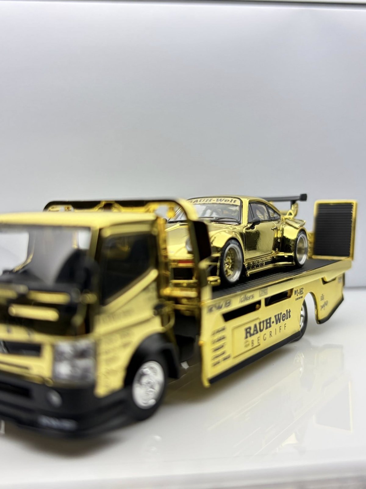 2026 RWB 930 & RWB Fuso-300 Gold: Image 4