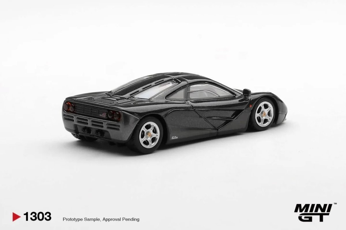 2026 McLaren F1 Black: Image 3