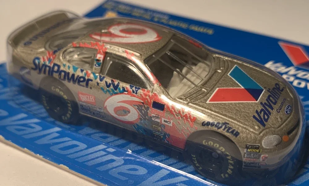 1998 Ford Taurus Stocker Valvoline Synpower #6 Grey: Image 2