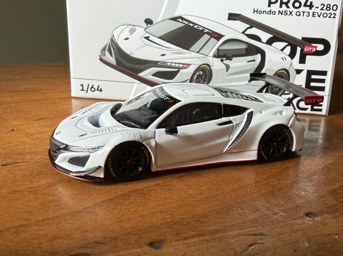 2026 HONDA NSX GT3 EVO22 Silver: Box: Image 2