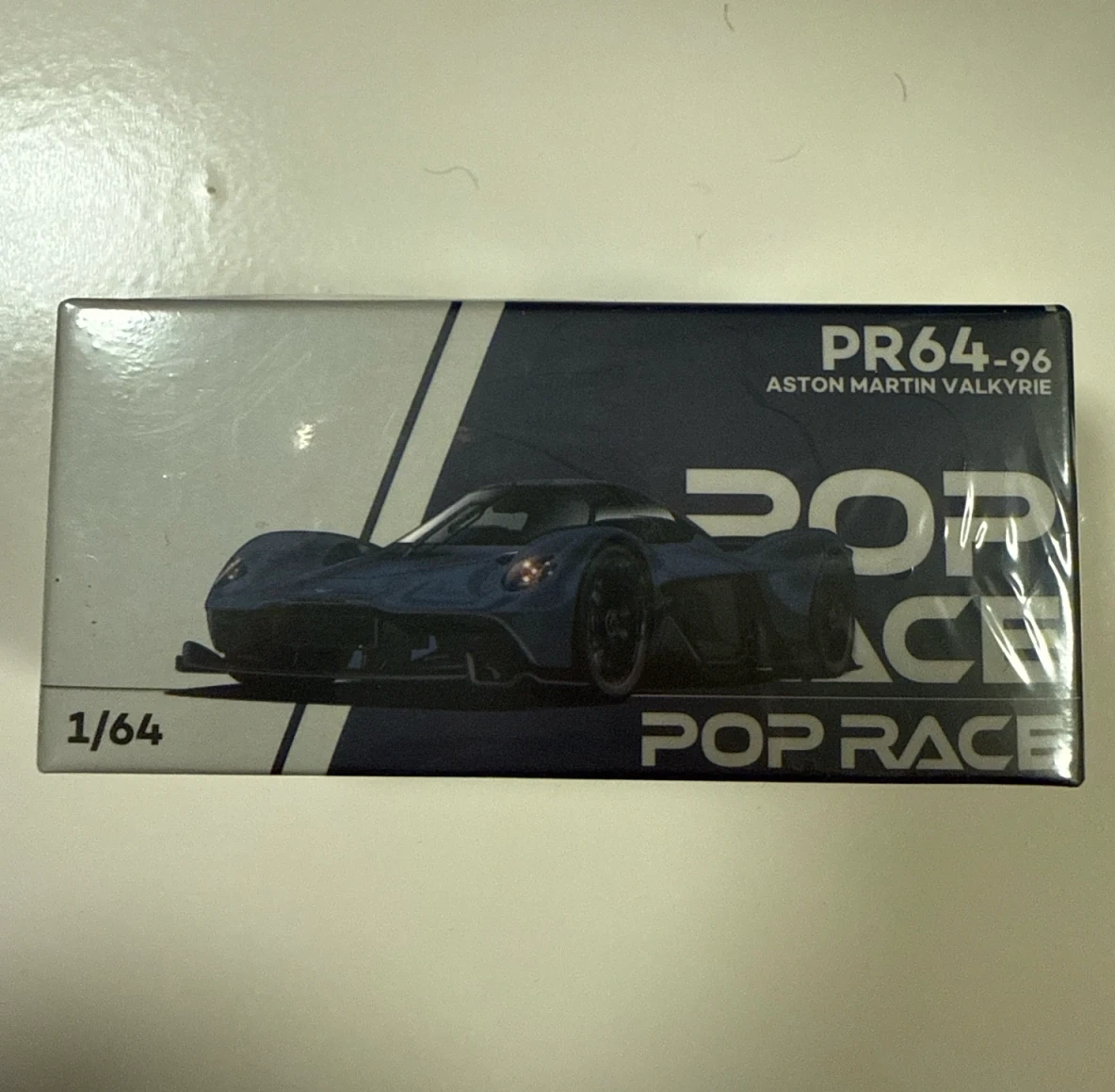 2025 Aston Martin Valkyrie Blue: Box: Image 2