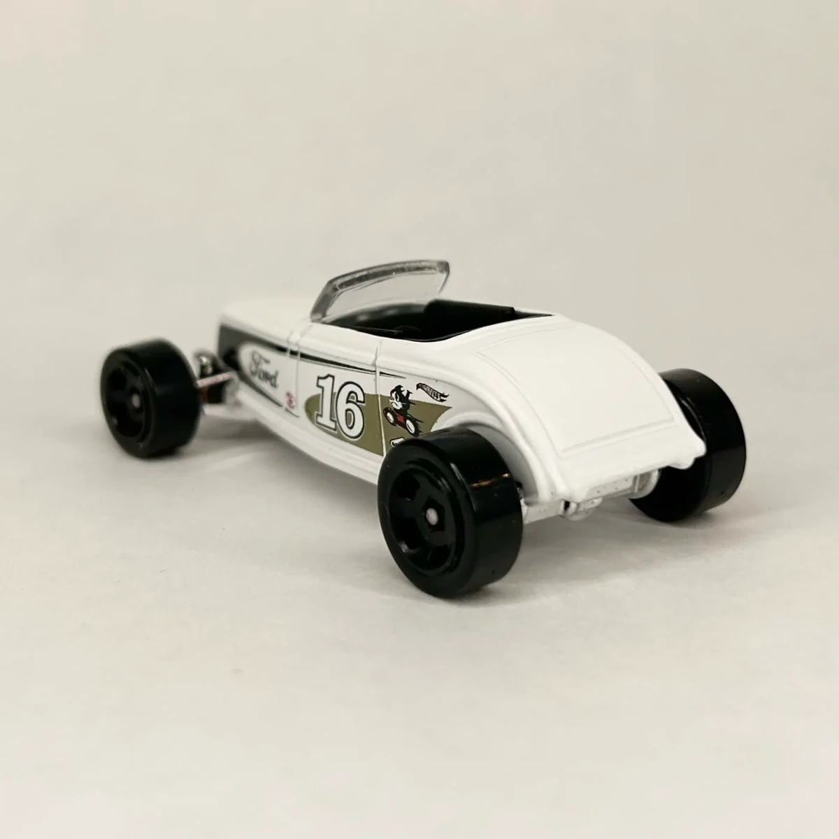 2026 33 Ford Lo Boy White: No Package: Image 4
