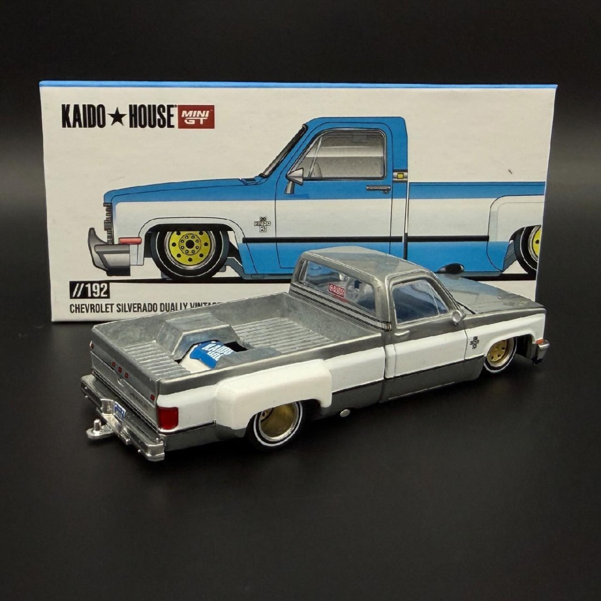 2025 Chevrolet Silverado Dually Vintage Spec V1 ZAMAC: Box: Image 2