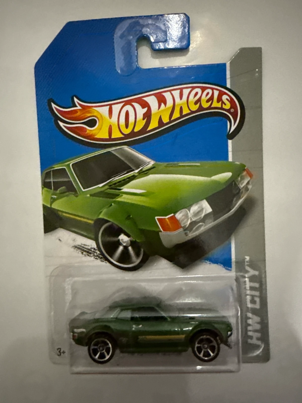 2013 70 Toyota Celica Green: Long (INT): Image 2