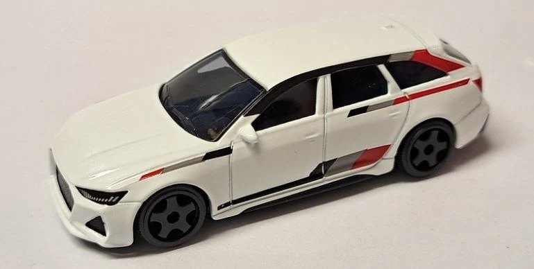 2026 Audi RS6 Avant White: No package: Image 2