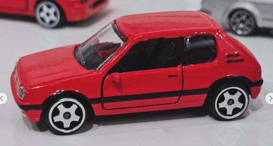 2026 Peugeot 205 GTI 1.9 Red: No package: Image 2