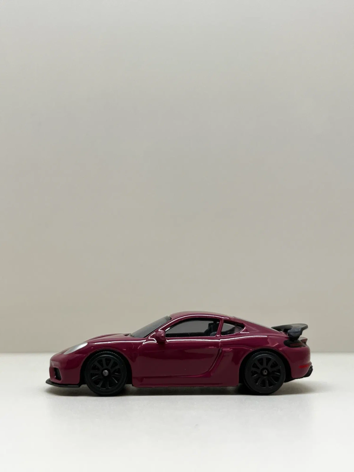 2026 Porsche 718 Cayman GT4 Purple: No Package: Image 4