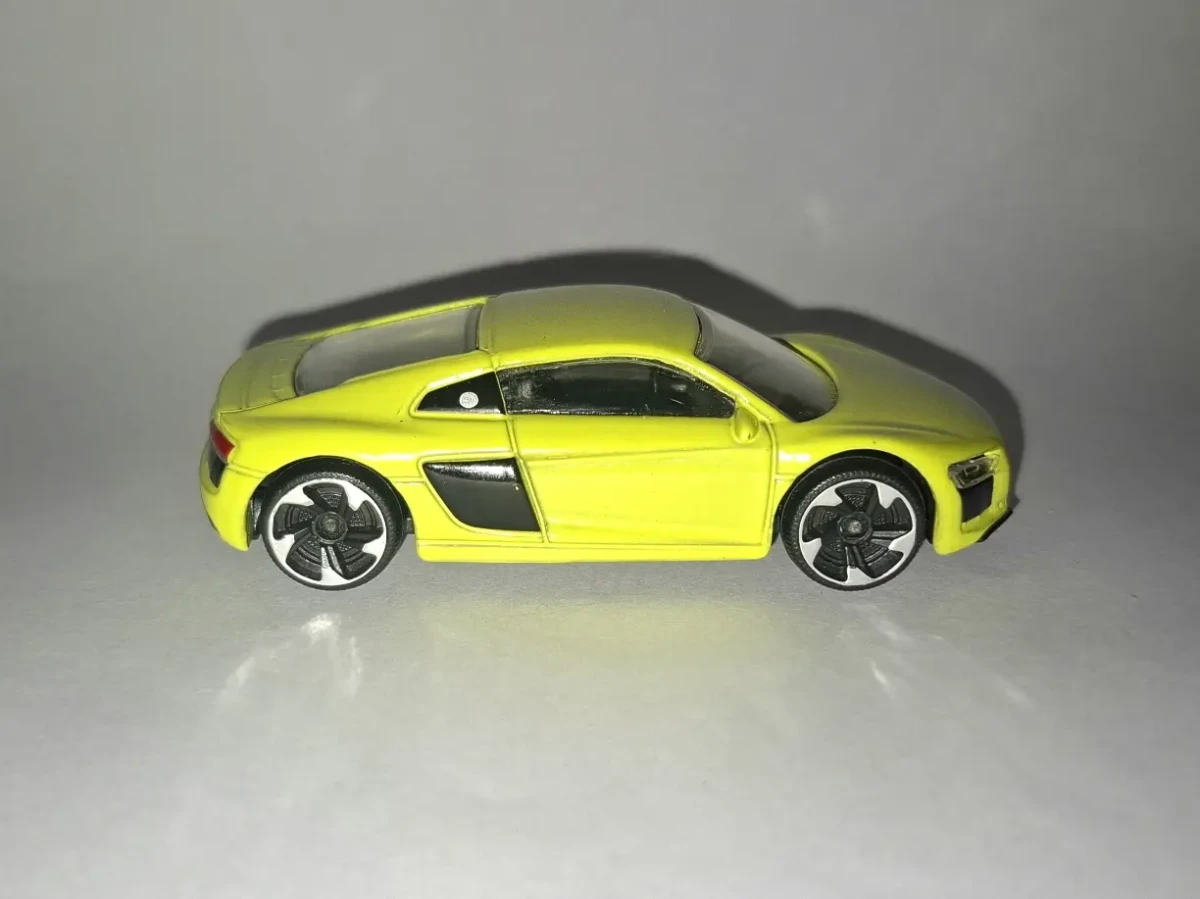 2024 Audi R8 Mk2 Coupé Yellow: No Package: Image 2
