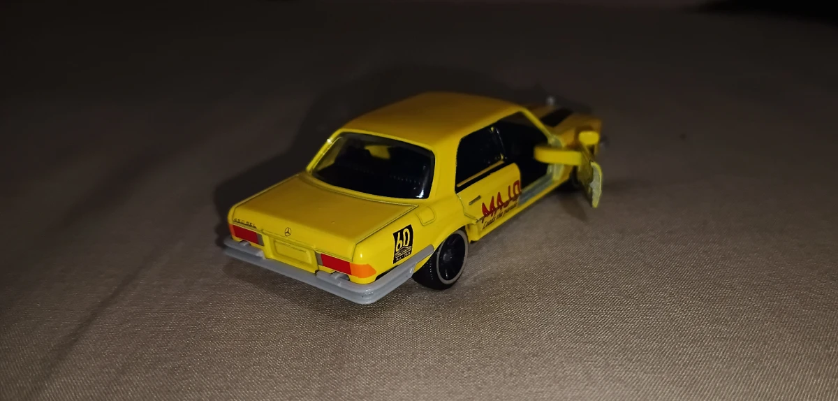 2024 Mercedes-Benz 450 SEL Yellow: No Package: Image 3