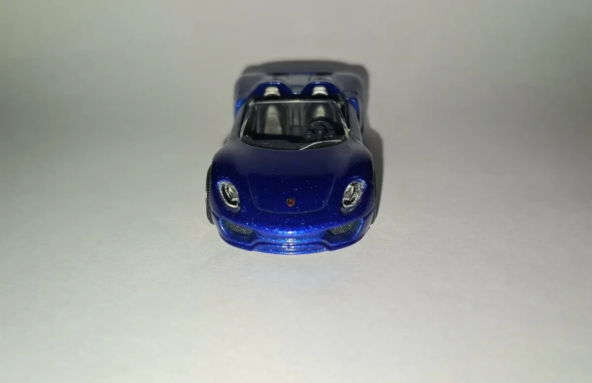 2023 Porsche 918 Spyder Blue: No Package: Image 2