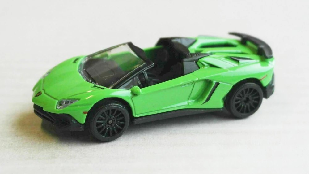 2022 Lamborghini Aventador SV Roadster Green: No package: Image 2