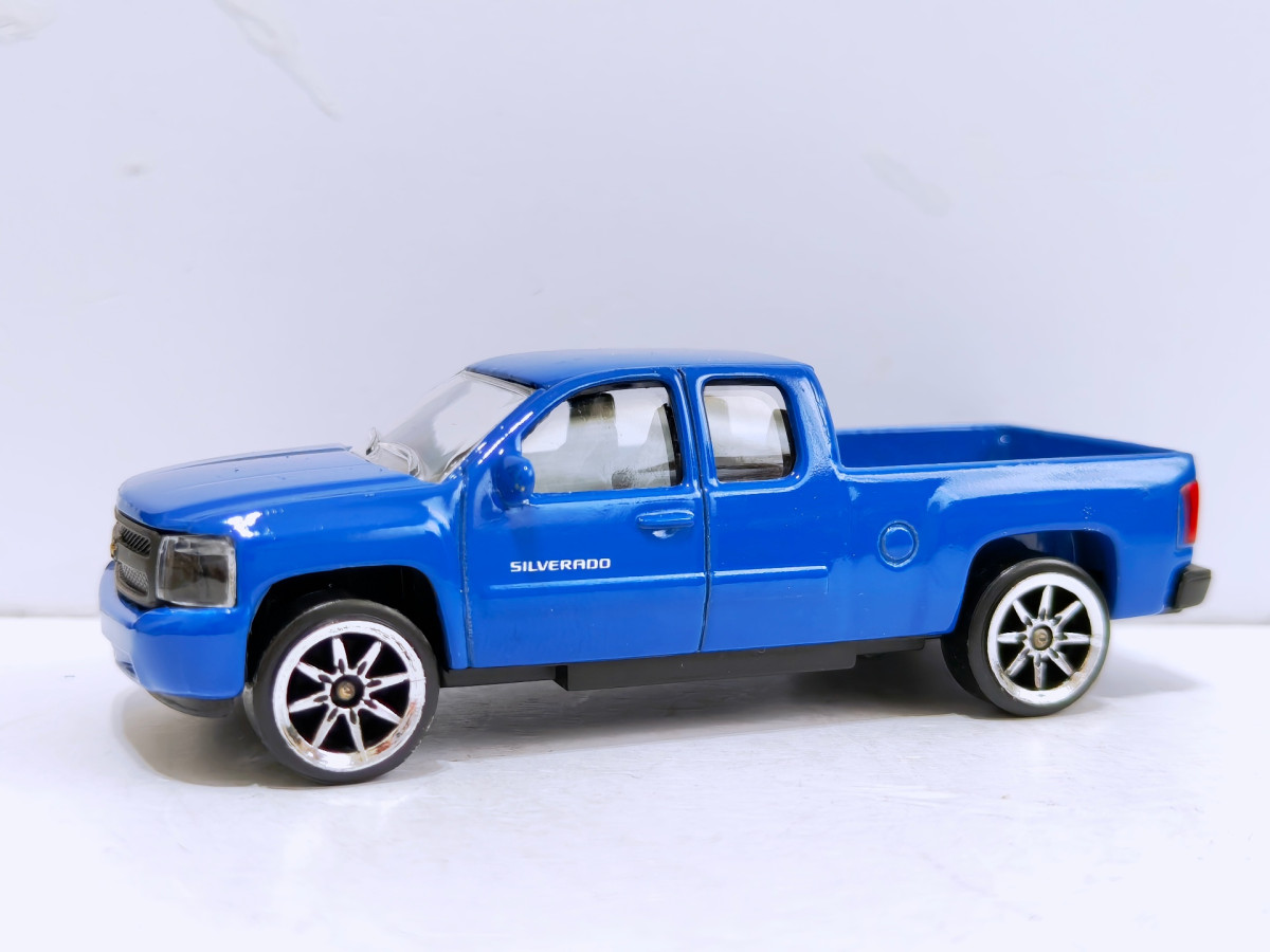 2020 Chevrolet Silverado Silver: No Package: Image 2