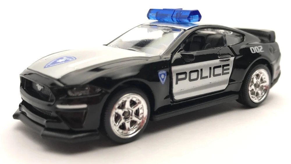 2019 Ford Mustang GT Black: No package: Image 2