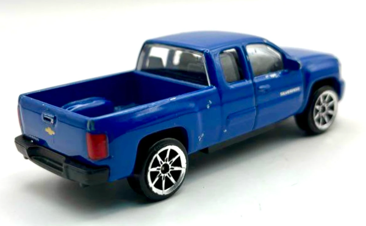 2018 Chevrolet Silverado Blue: No Package: Image 3
