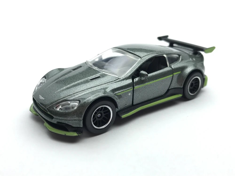 2018 Aston Martin Vantage GT8 Silver: No package: Image 2