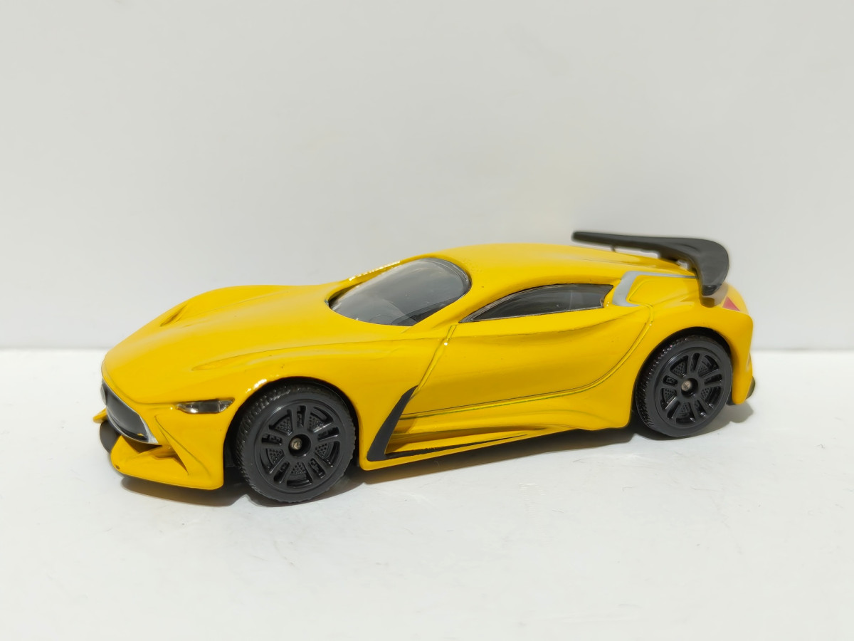 2017 Infiniti Concept Vision Gran Turismo Yellow: No Package: Image 3