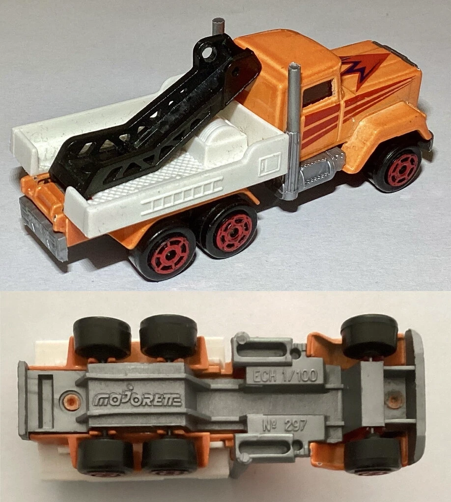 2004 Mack Towing Truck Orange: No Package: Image 2