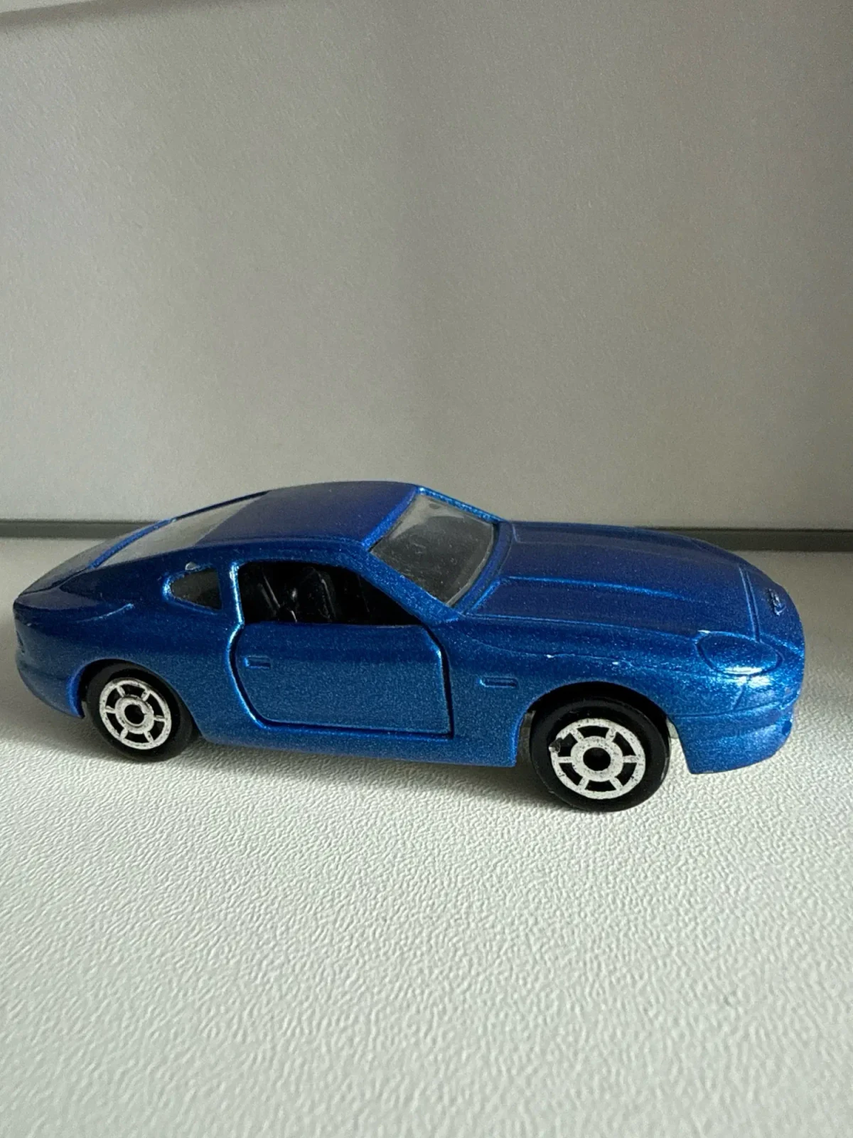 1994 Aston Martin DB7 Blue: No Package: Image 2
