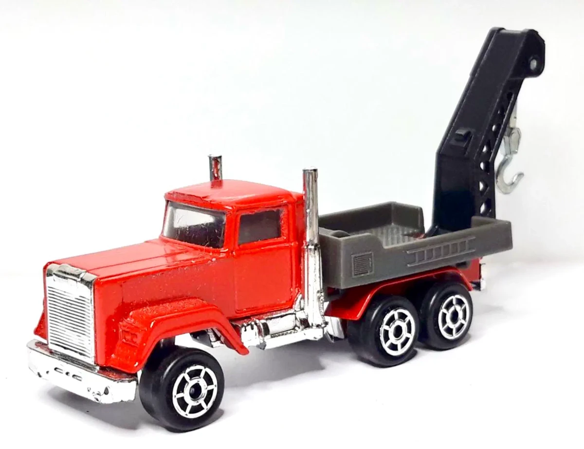 1990 Mack Towing Truck Red: No Package: Image 2
