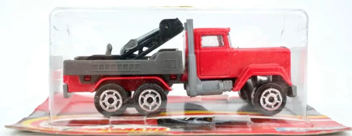 1990 Mack Towing Truck Red: Blister: Image 4