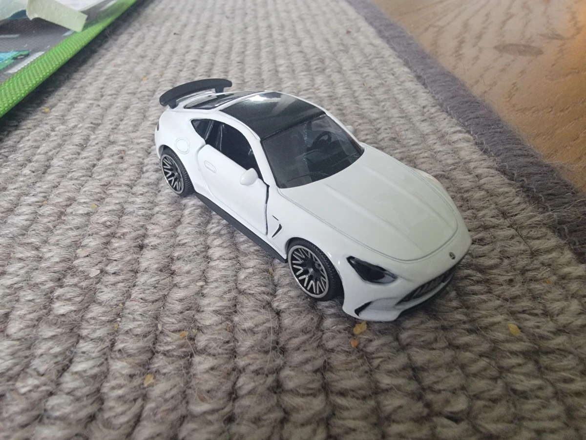 2025 Mercedes-AMG GT 63 White: No Package: Image 2
