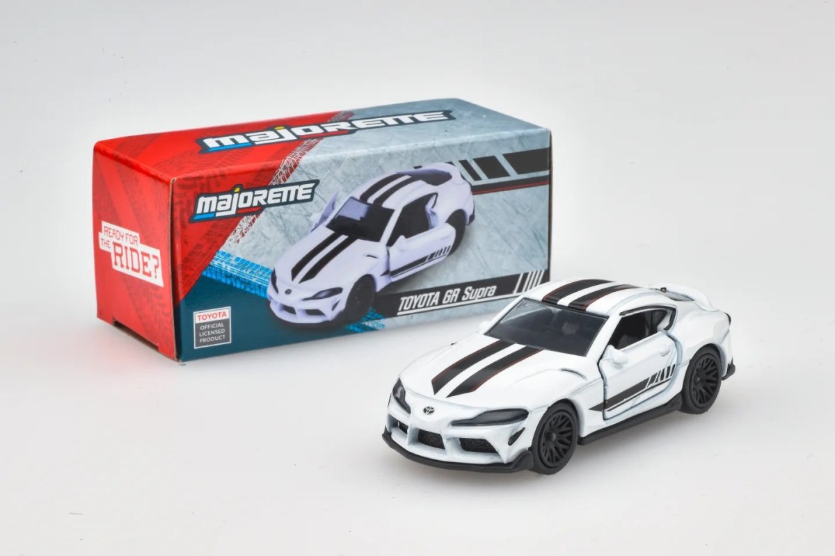 2025 Toyota GR Supra White: Image 2