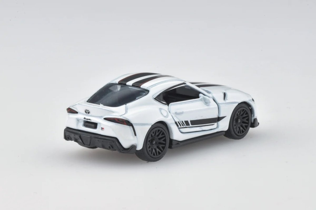 2025 Toyota GR Supra White: Image 3