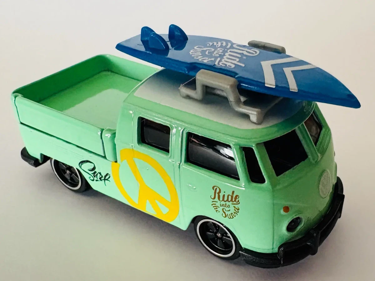 2025 Volkswagen T1 Teal: No Package: Image 2