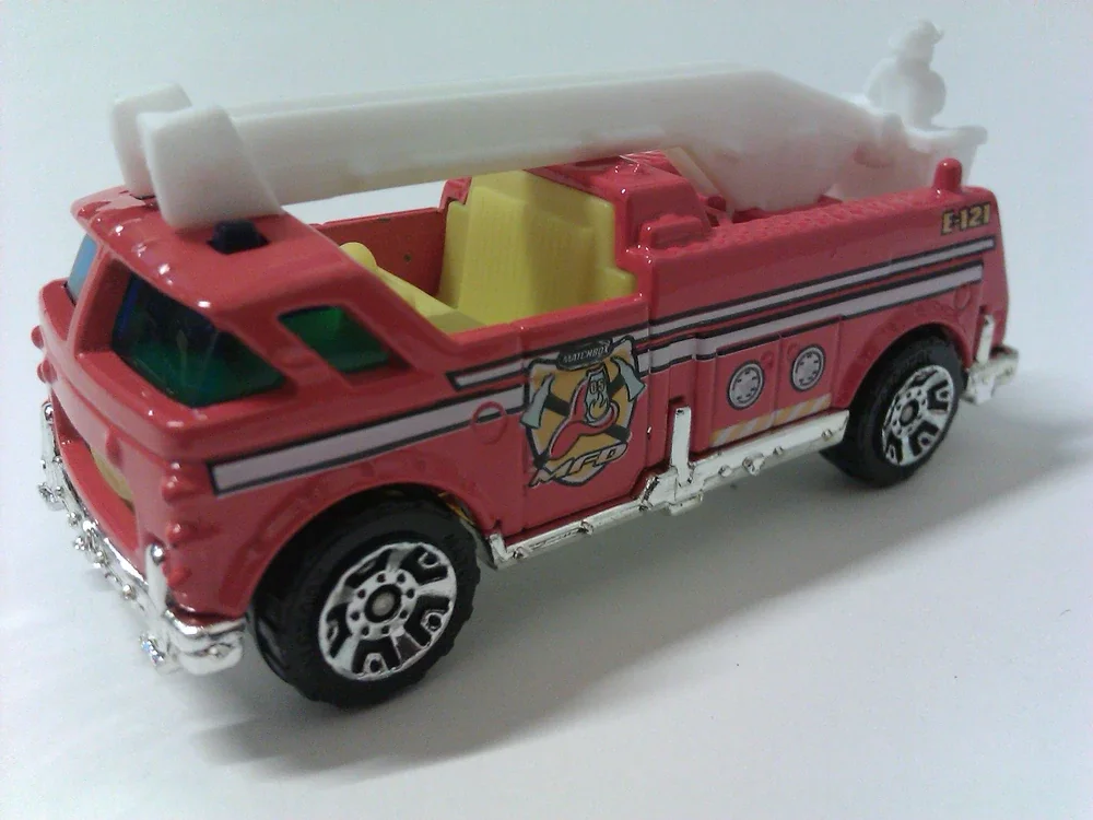 2004 Sky Fire Red: Image 2