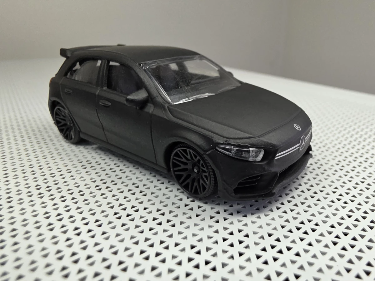 2025 Mercedes-AMG A35 Grey: Image 2