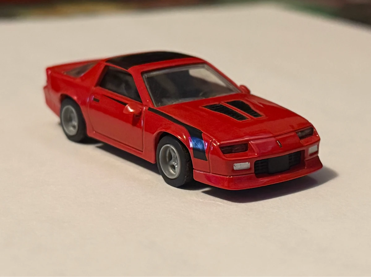 2025 1985 Chevrolet Camaro Red: Image 3