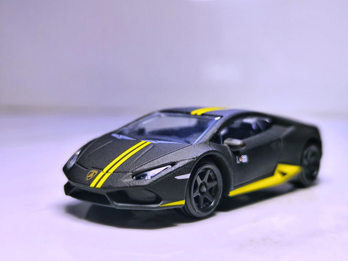 2025 Lamborghini Huracán Avio Black: Image 2