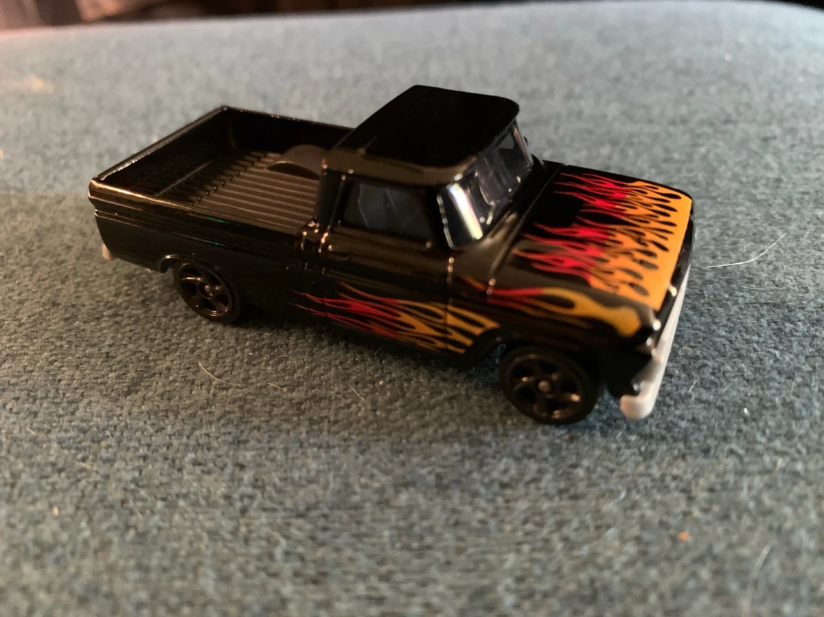 2026 Chevrolet C10 Pick-up Black: Image 2