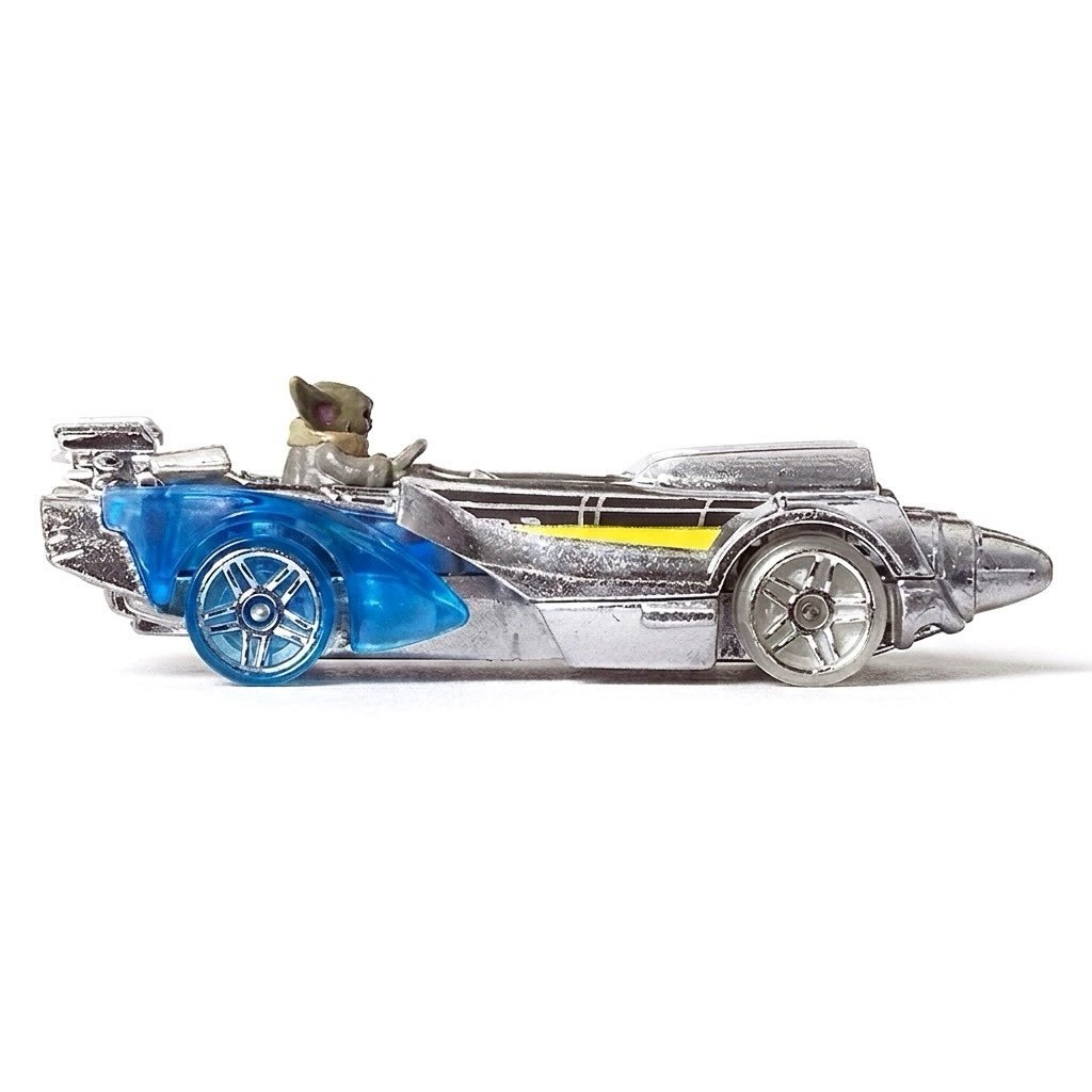 2026 The Mandalorian Rocket Fire & Grogu Ollie Rocket Silver: Image 4