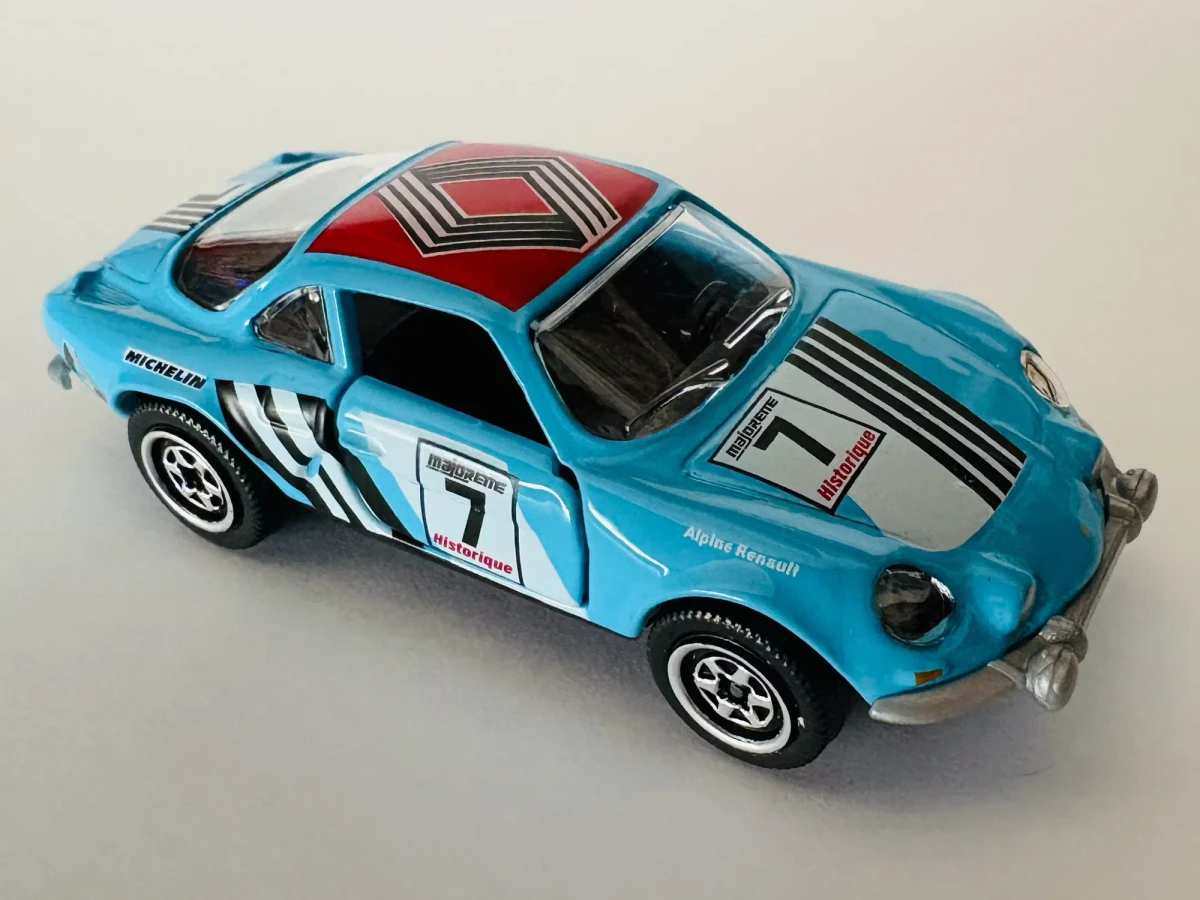 2026 Alpine A110 Blue: No Package: Image 2