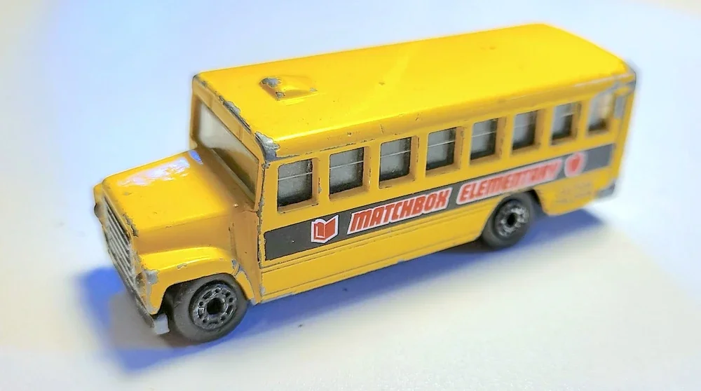 2000 School Bus Yellow: Image 2