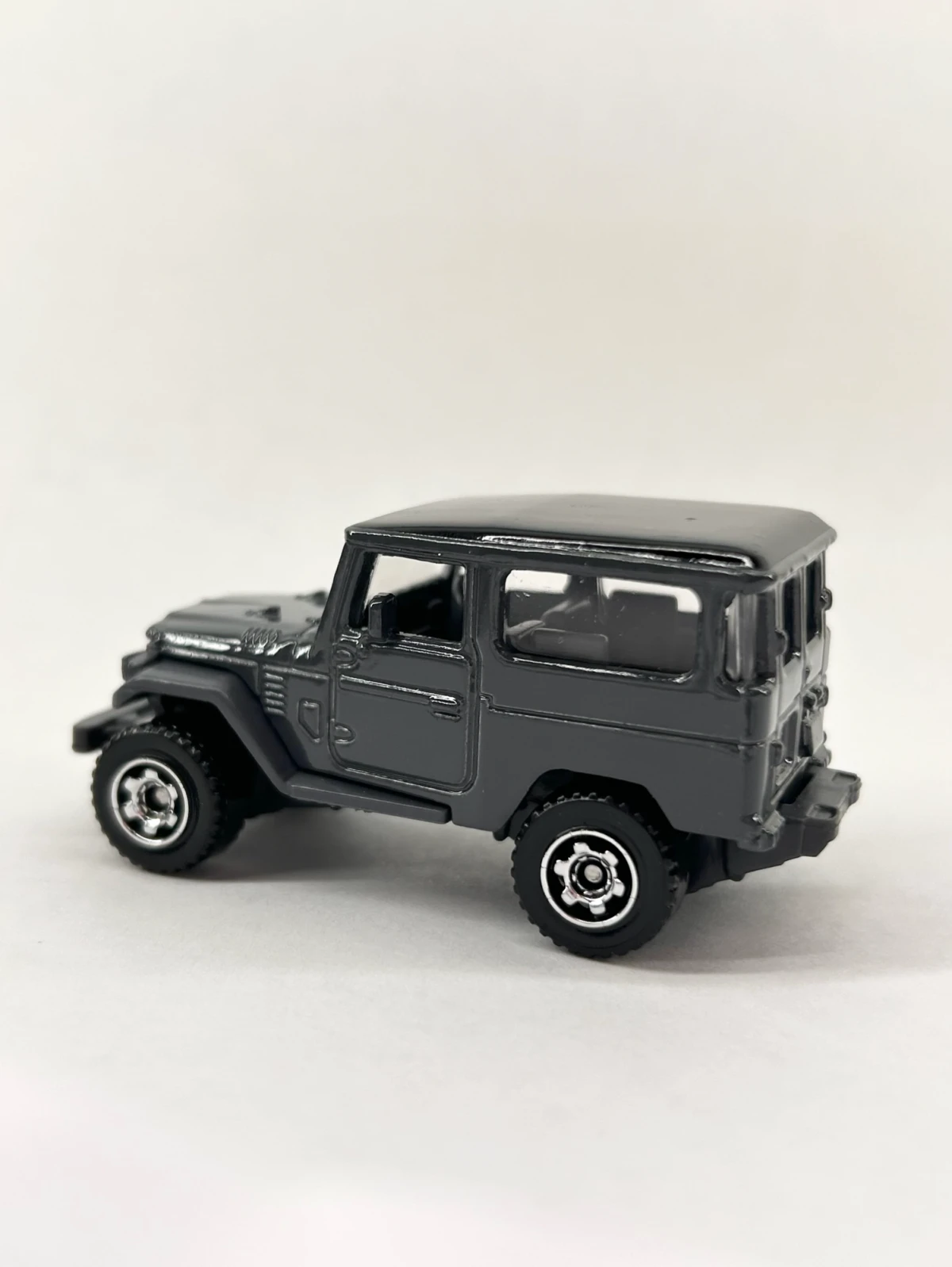 2026 1968 Toyota Land Cruiser FJ40 Grey: No Package: Image 5