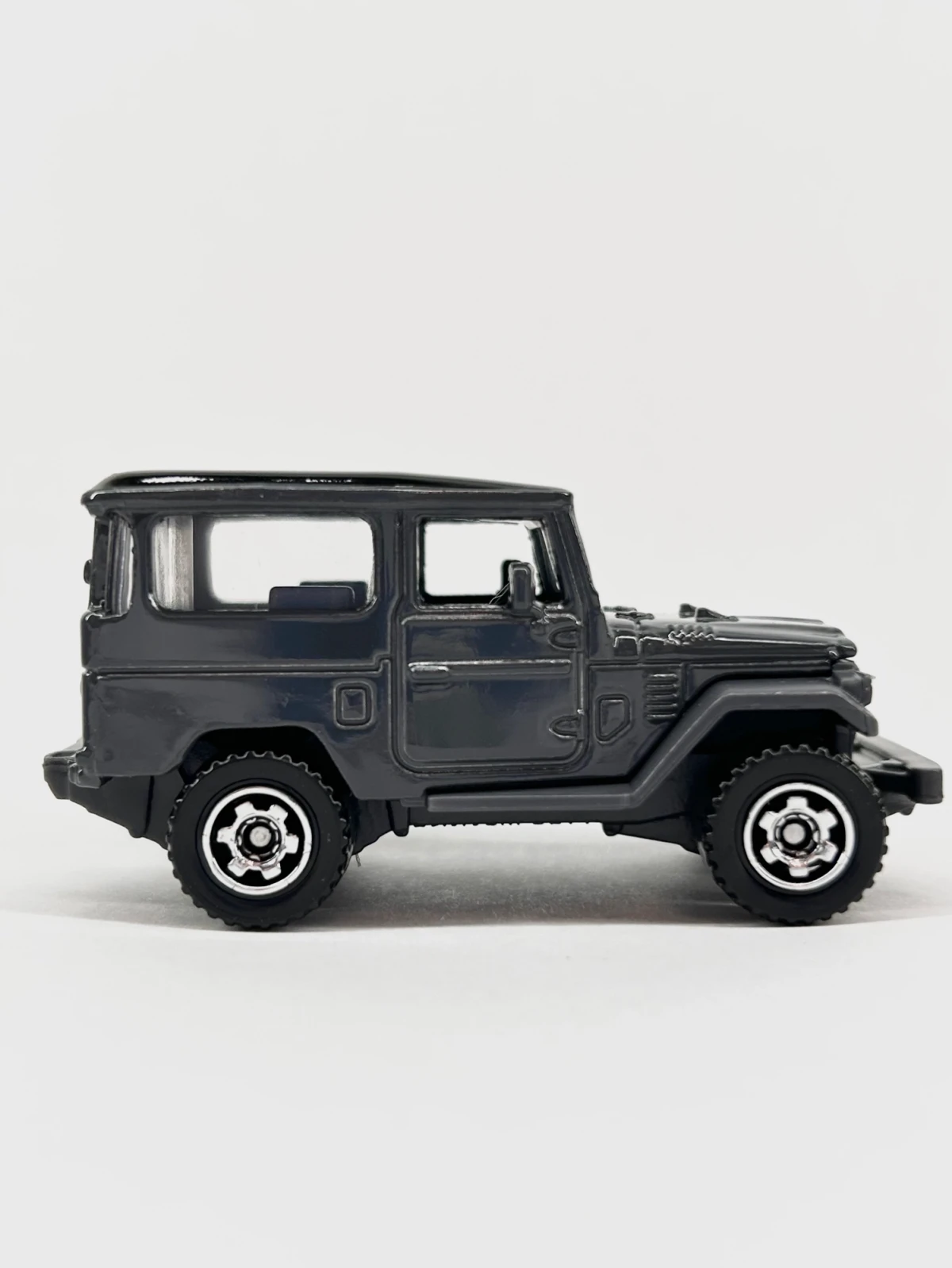 2026 1968 Toyota Land Cruiser FJ40 Grey: No Package: Image 2