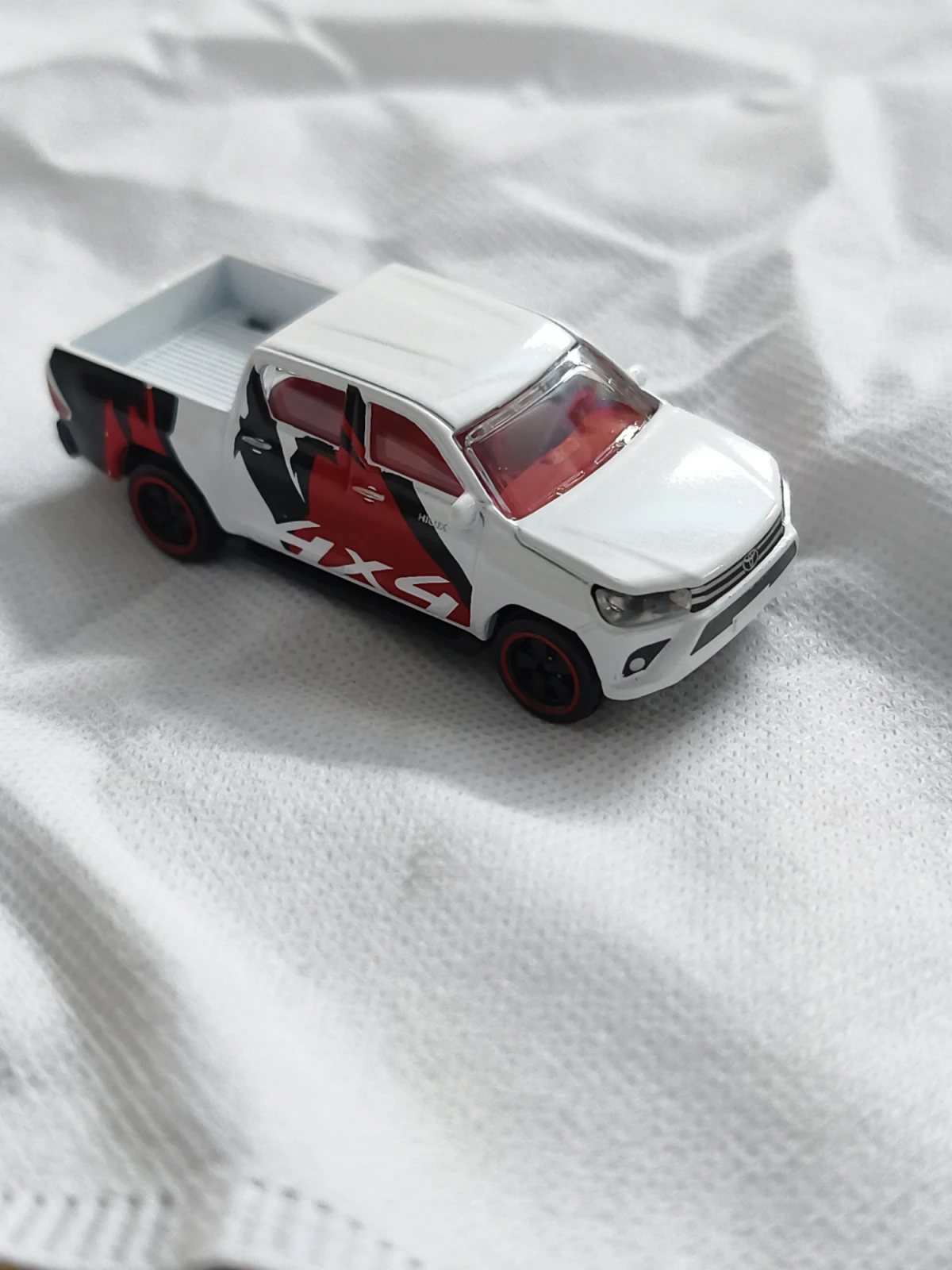 2024 Toyota Hilux Revo White: Image 2