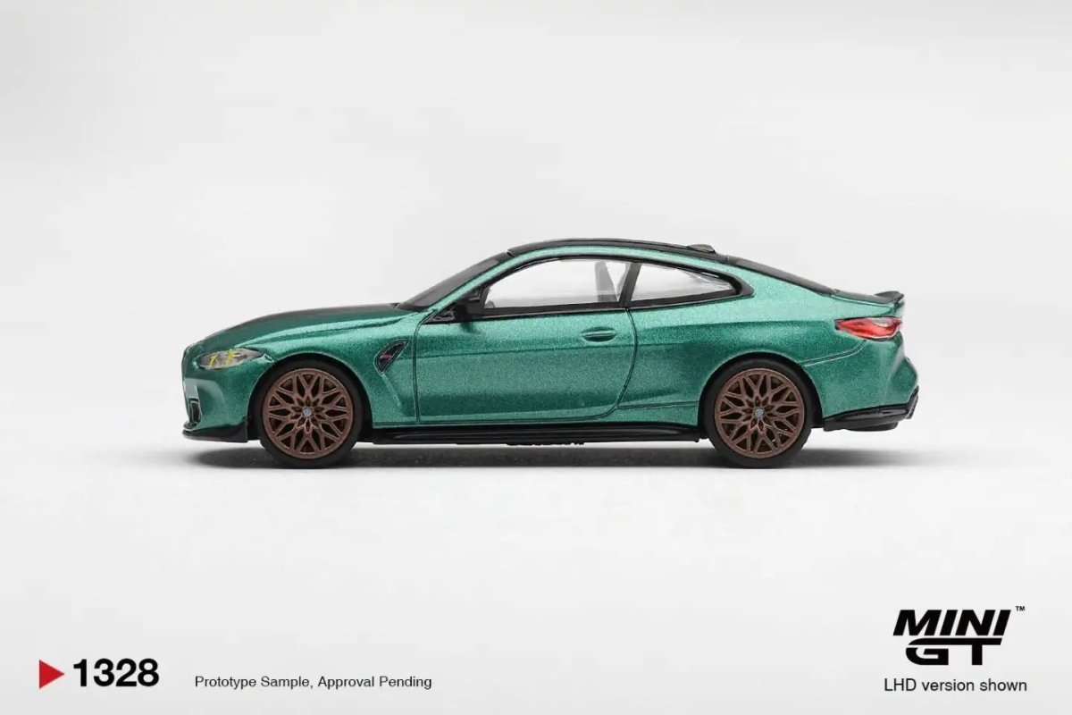 2026 BMW M4 CS Green: Image 2