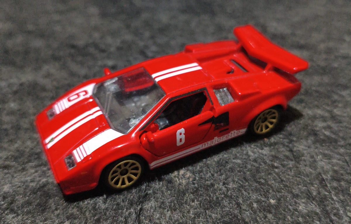 2024 Lamborghini Countach LP400 Red: Image 3