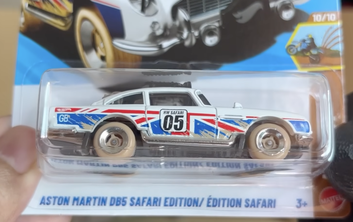2026 Aston Martin DB5 Safari White: Image 4