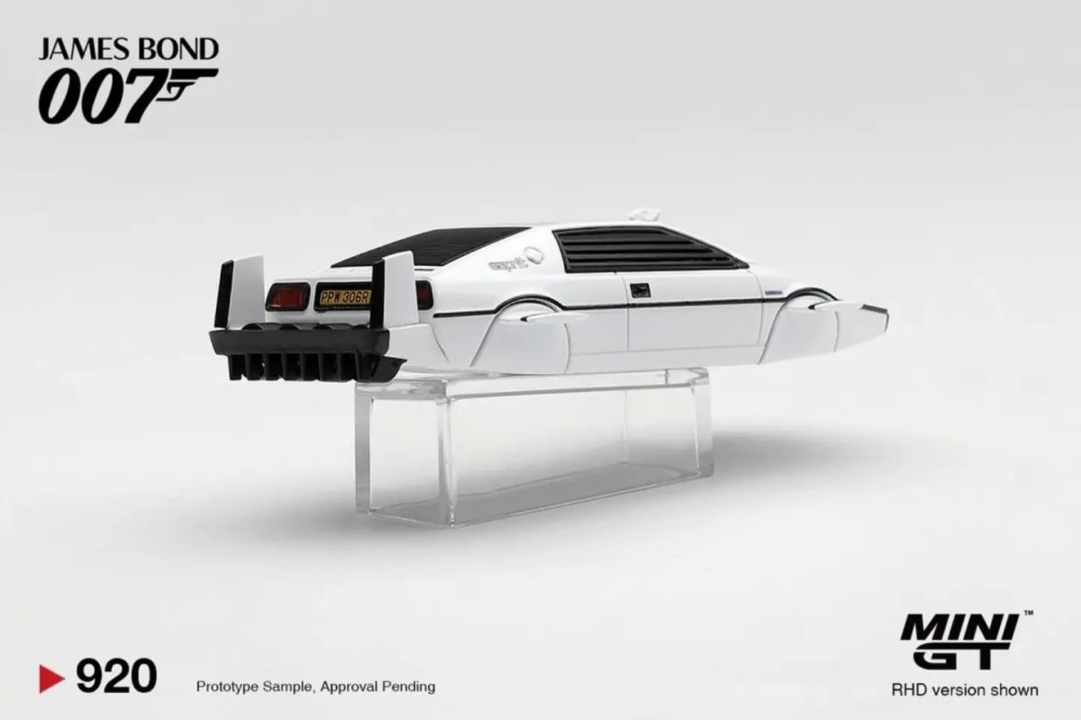 2026 Lotus Esprit S1 "The Spy Who Loved Me" Submarine White: Image 4