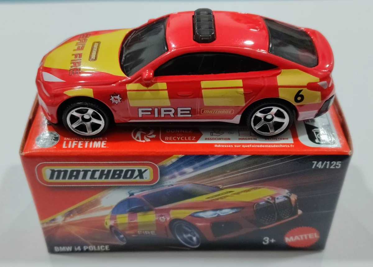 2026 BMW i4 Police Red: Box: Image 2
