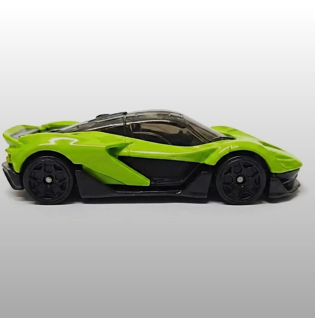 2026 McLaren W1 Lime: Image 2