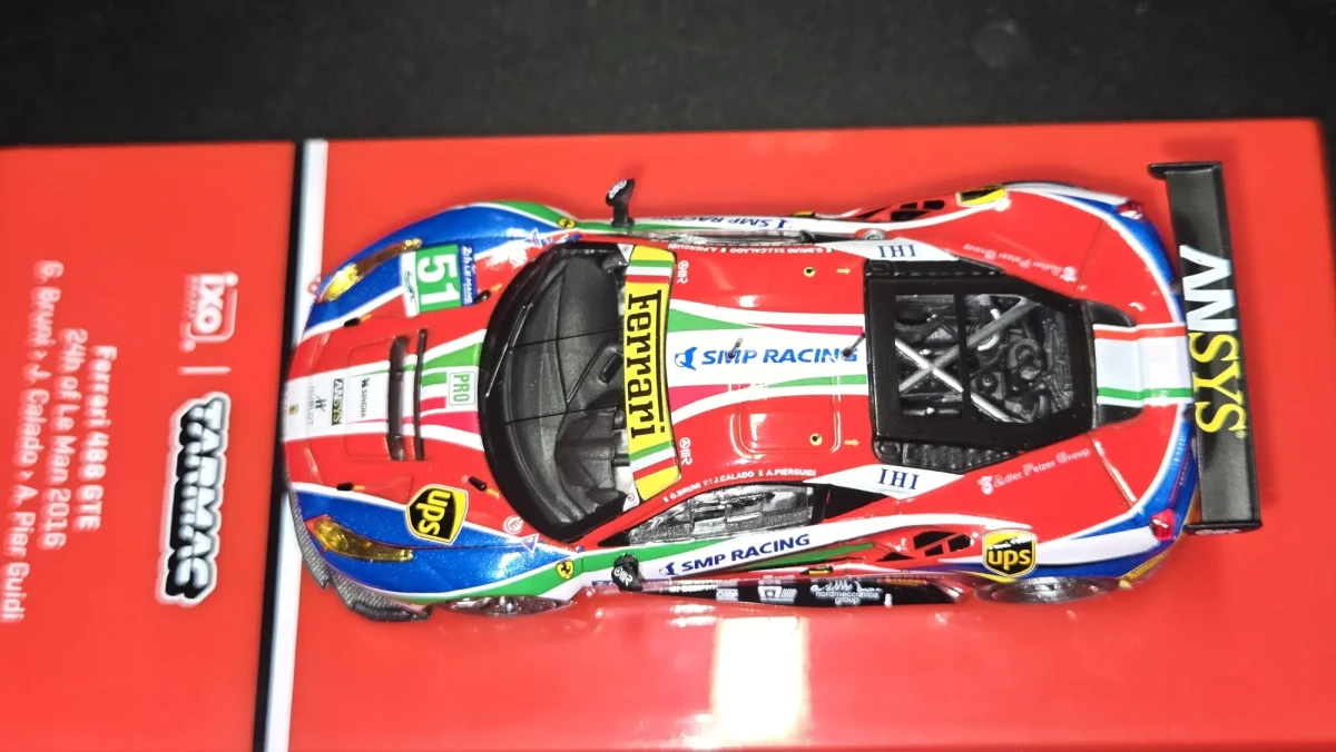 2026 Ferrari 488 GTE 24h of Le Mans 2016 #51: Box: Image 6