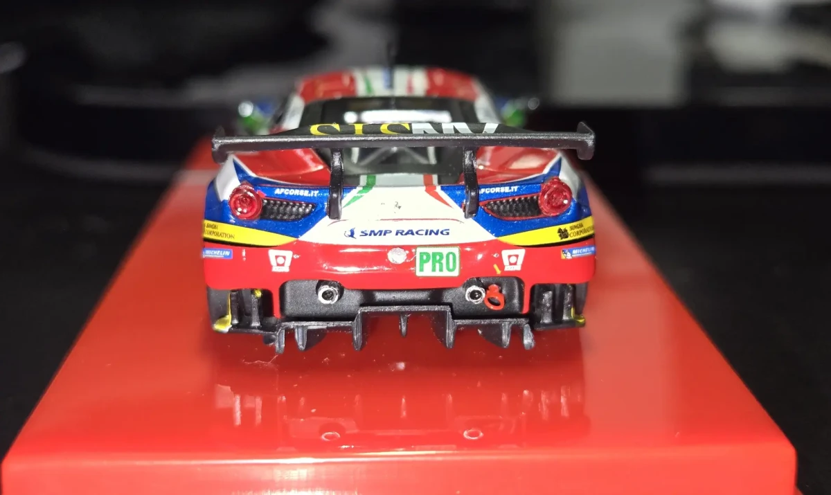 2026 Ferrari 488 GTE 24h of Le Mans 2016 #51: Box: Image 8